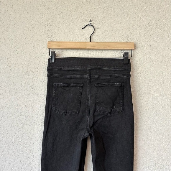 SPANX Distressed Ankle Skinny Jegging Jeans in Vintage Black - Picture 6 of 12